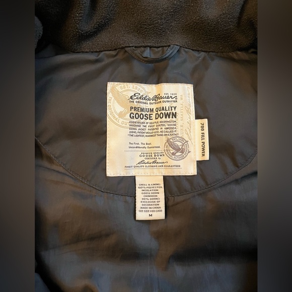 Eddie Bauer 700 down filled vest / womens M - Picture 3 of 4
